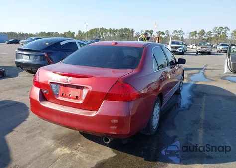 2007 Honda Accord 2.4 Ex z USA, uszkodzony, nr VIN 1HGCM56827A204297